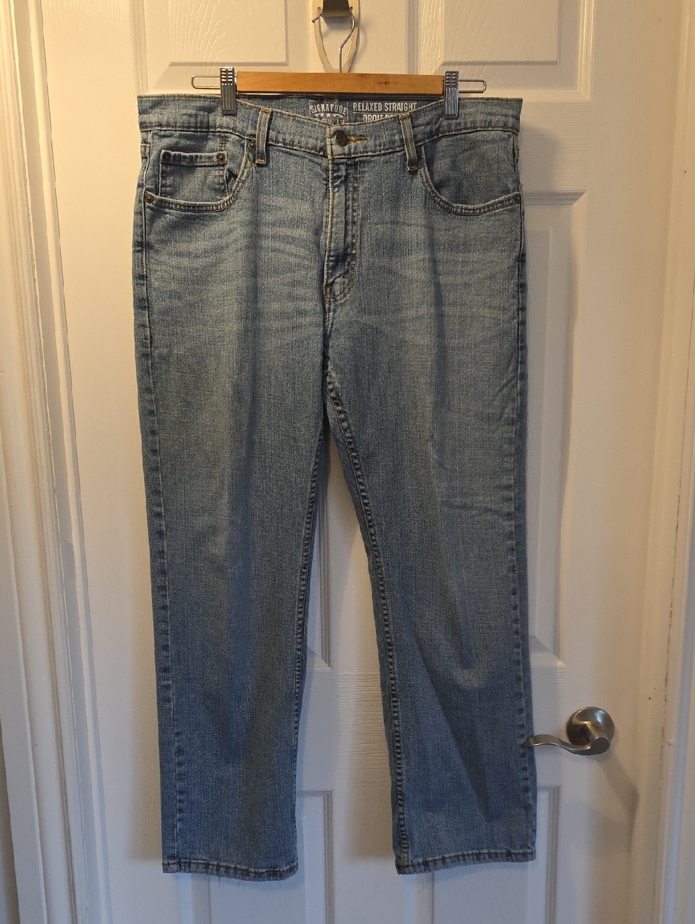 Signature by Levi Strauss Medium Wash Straight-Leg Jeans